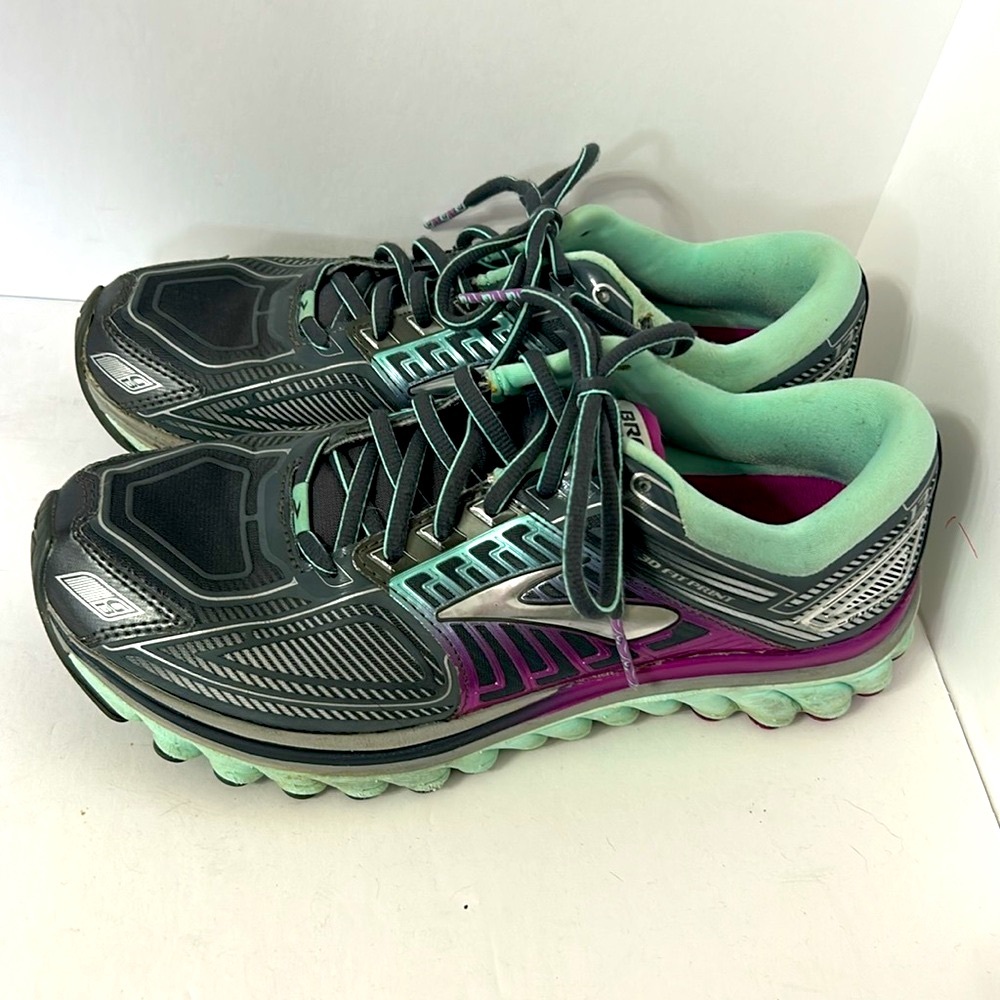Brooks Glycerin G13 women's running shoes.  Size 9